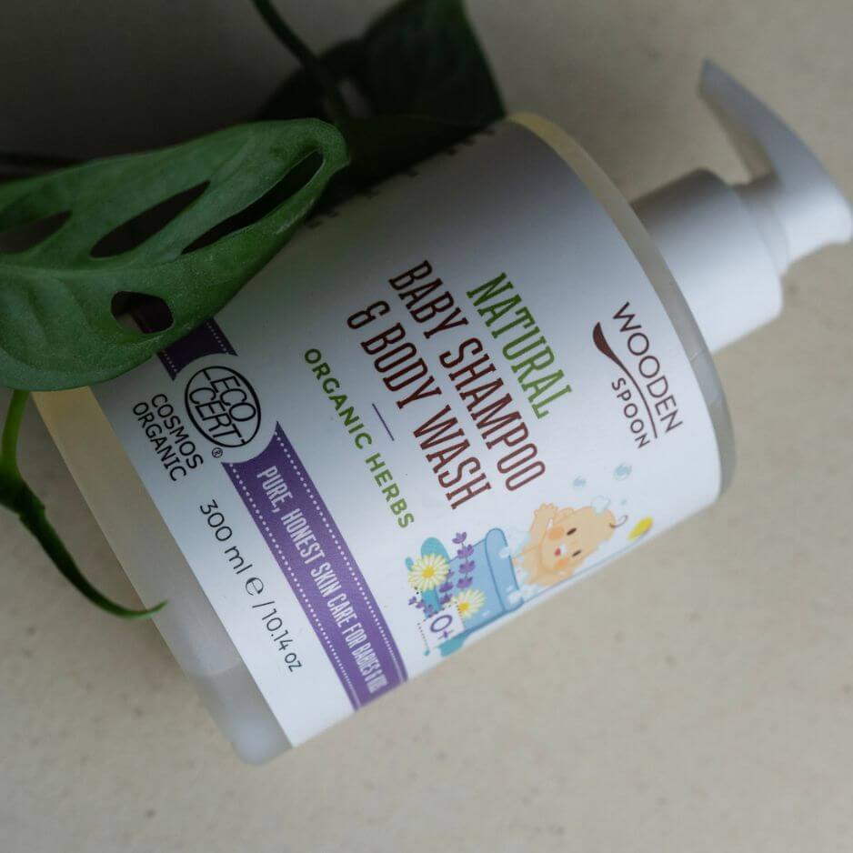 Wooden Spoon Dětský sprchový gel a šampón na vlasy 2v1 s bylinkami 300 ml