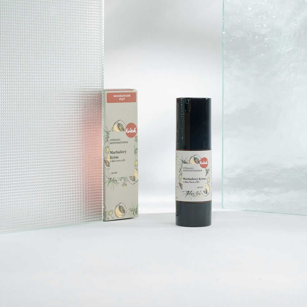 Kvitok noční meruňkový krém 30 ml pro suchou pleť s přírodními oleji a regeneračními účinky.