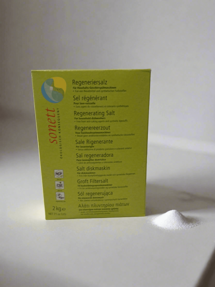 Sonett regenerační sůl do myčky 2 kg, zlepšuje účinky mycích prostředků a omezuje usazování vodního kamene.