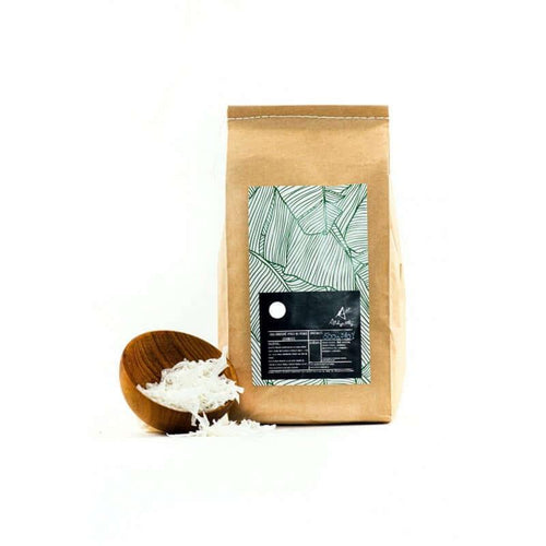 Alchymistky mýdlové vločky bez vůně v ekologickém obalu s dřevěnou miskou a vločkami.