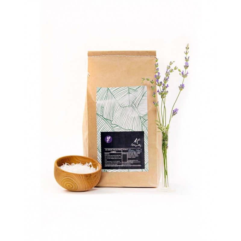 Ekologické kokosové mýdlové vločky levandule v obalu, ideální pro praní prádla s esenciálním olejem.