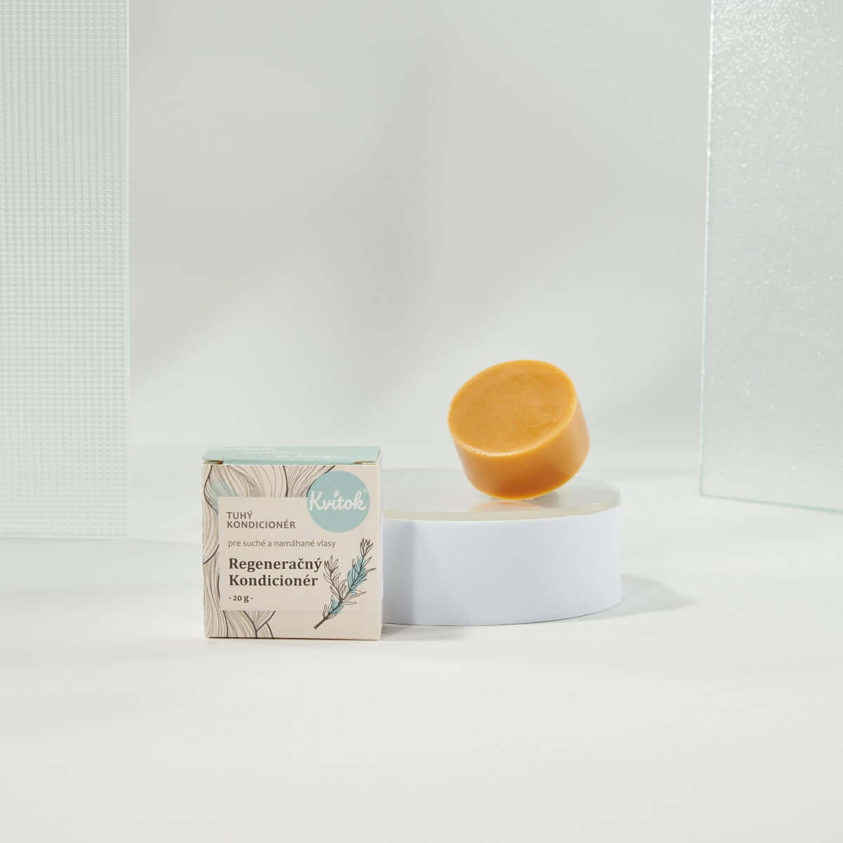 Tuhý regenerační kondicionér Kvitok na suché vlasy, ekologické balení, bez chemie, přírodní péče.